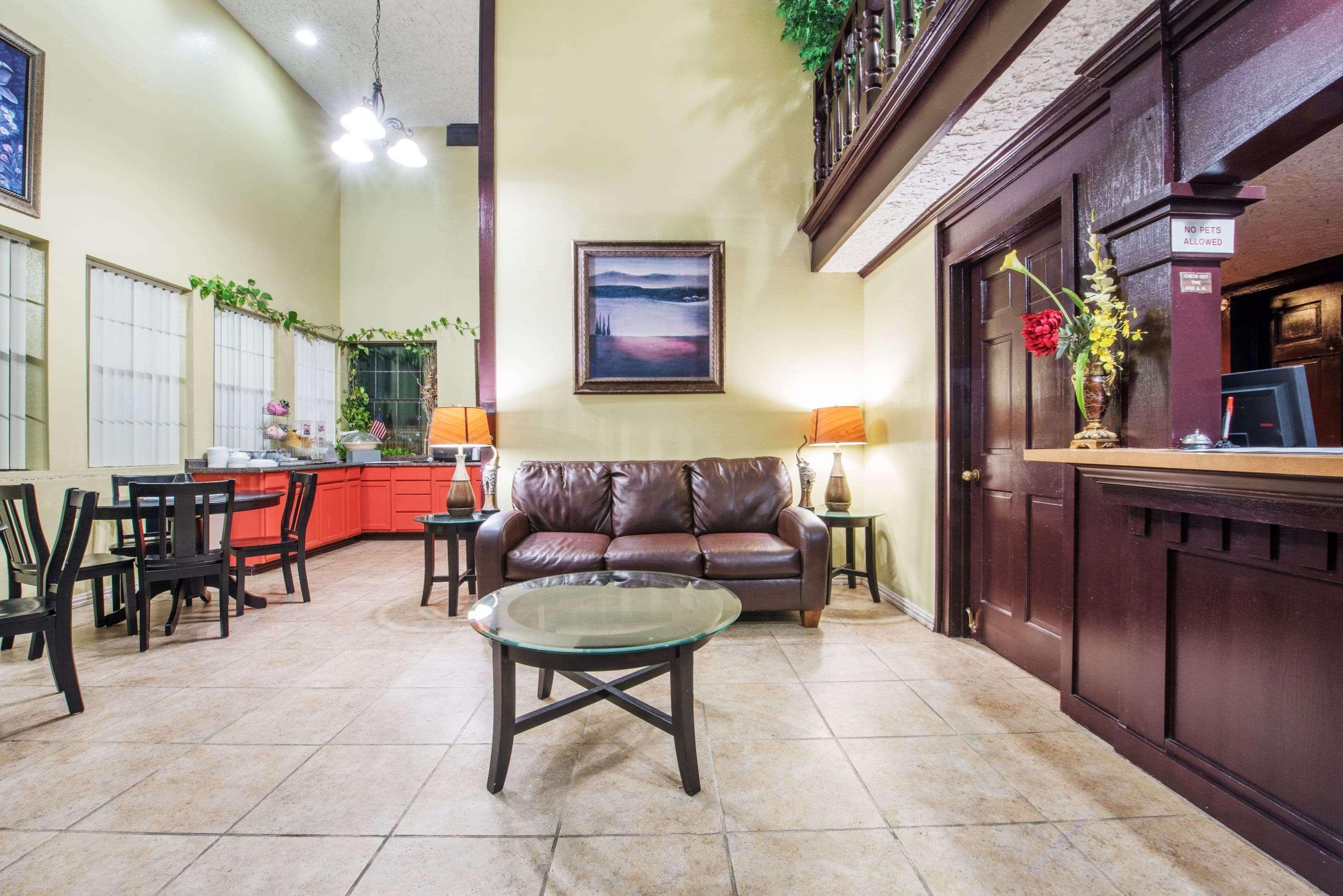 Howard Johnson By Wyndham 2* San Marcos