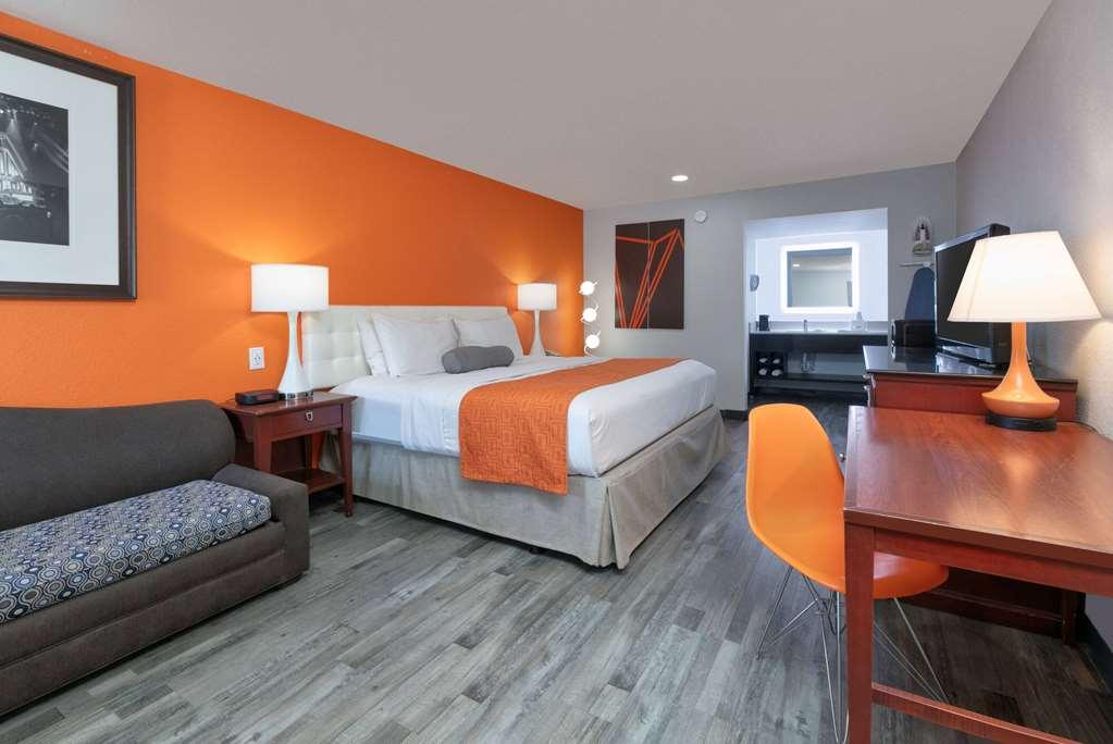 Howard Johnson By Wyndham
