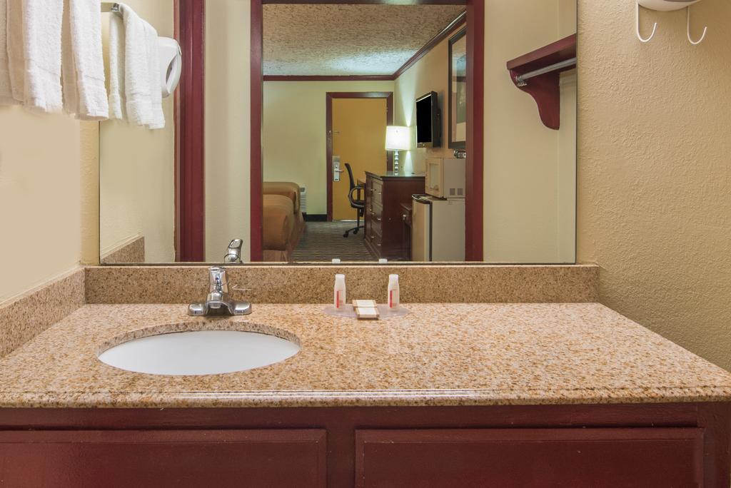 Hotel Howard Johnson By Wyndham 2*