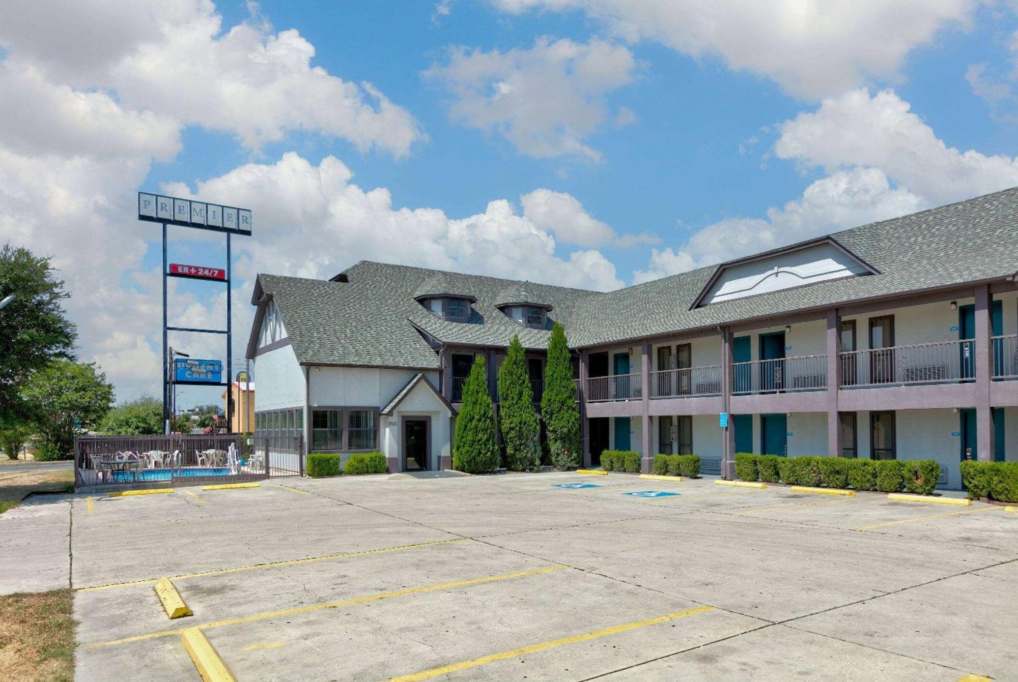 Howard Johnson By Wyndham 2*