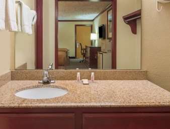 Hotel Howard Johnson By Wyndham 2*