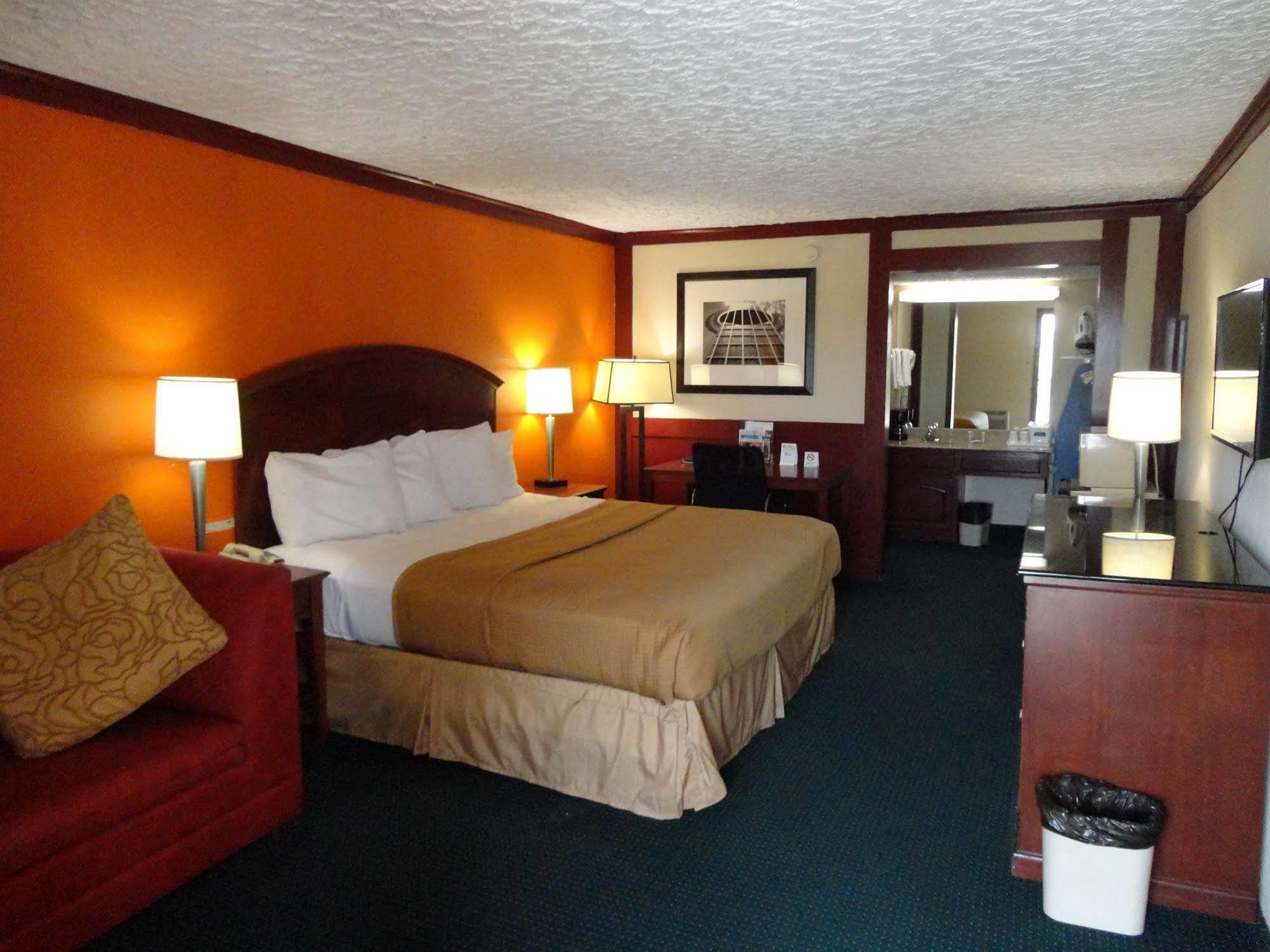 Howard Johnson By Wyndham Hotel