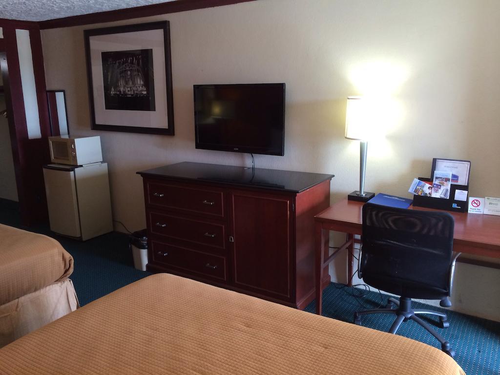 Hotel Howard Johnson By Wyndham 2*
